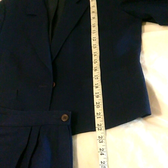 Pendelton ladies executive 2pc skirt suit - Picture 5 of 8